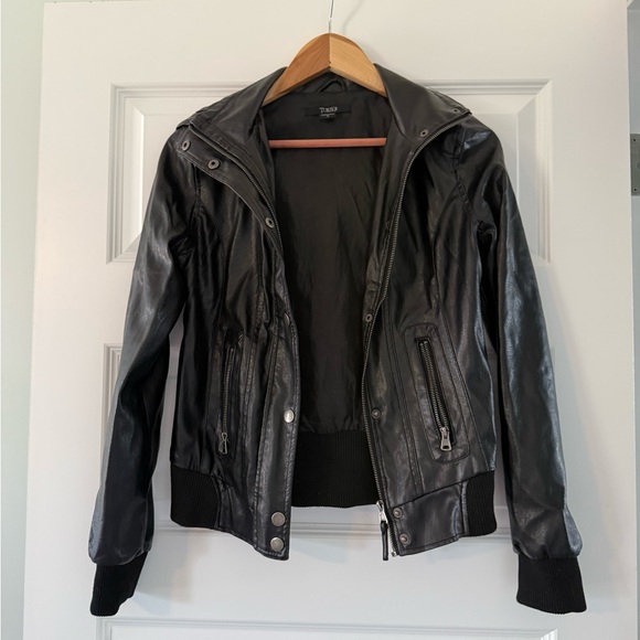 Toxik3 EUC Black Faux Leather Jacket w/ Hood & Zippered Pockets size S - Picture 1 of 4